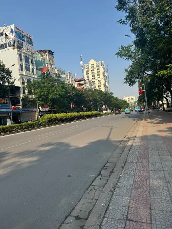 Bán nhà mặt phố Nguyễn Văn Cừ Long Biên 1186m² giá 580 tỷ - Đầu tư sinh lời đỉnh cao!