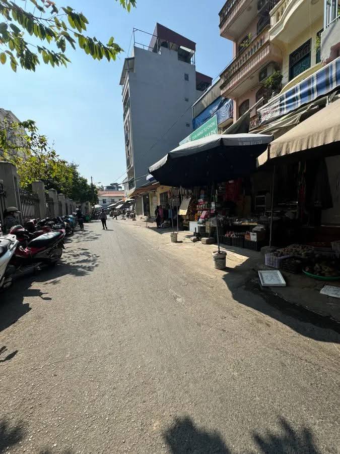 Bán nhà Ngõ 89 Phố Lạc Long Quân, Cầu Giấy 40m² giá 13.9 tỷ - Kinh doanh đỉnh cao!