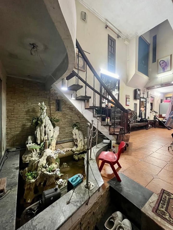 Bán nhà ngõ 84 phố Võ Thị Sáu, Hai Bà Trưng - Diện tích 65m², Giá 16.8 tỷ - Nhà lô góc thoáng sáng!