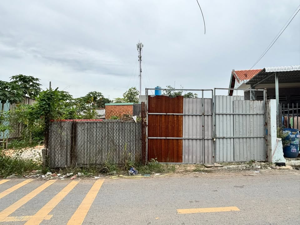 Đất Dĩ An 155,5m² mặt tiền Trần Thị Xanh - Giá chỉ 5.45 tỷ, thương lượng!