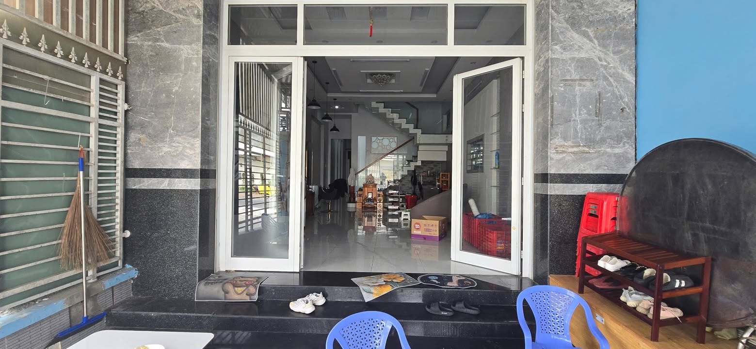 Nhà 1 trệt 1 lầu đường Trần Hoàng Na, Cần Thơ 120m² giá 10 tỷ - Pháp lý sổ hồng chính chủ!