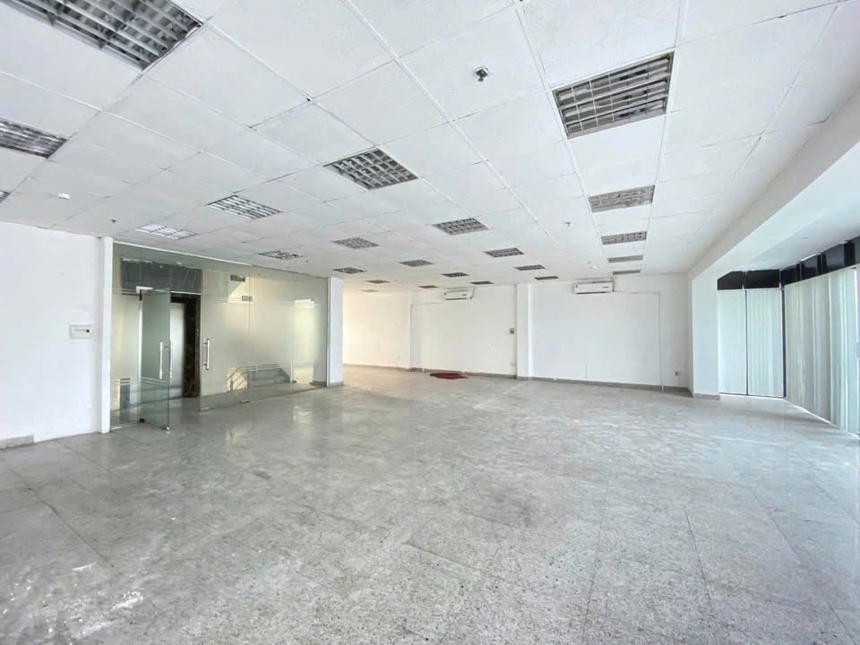 Văn phòng hạng B mini tại Vũ Tông Phan 120m² chỉ từ 10 triệu - Không gian xanh lý tưởng!