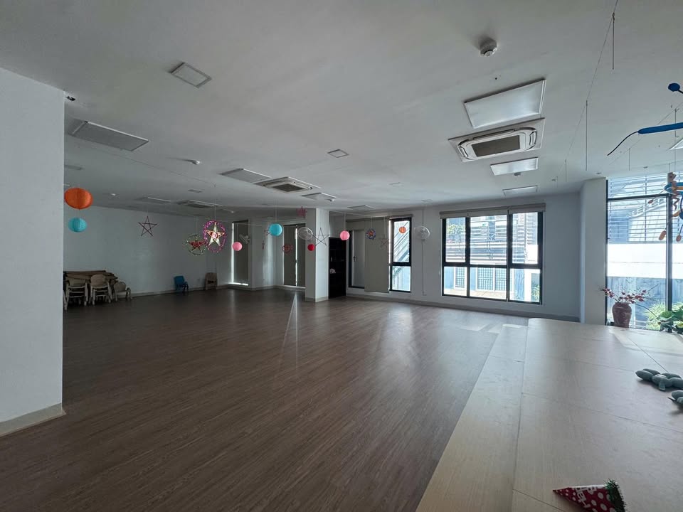 Cho thuê sàn văn phòng Lê Văn Lương 170m² giá 35 triệu - Giá tốt cho doanh nghiệp!