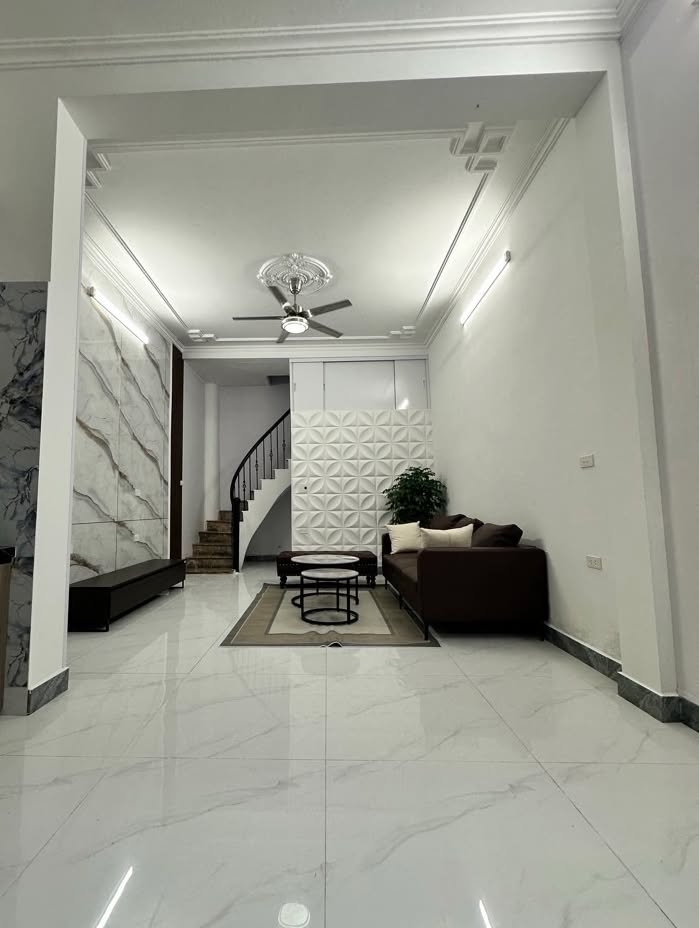 Nhà riêng Tân Mai 35m² giá 3.88 tỷ - Thiết kế hiện đại, vị trí đắc địa!