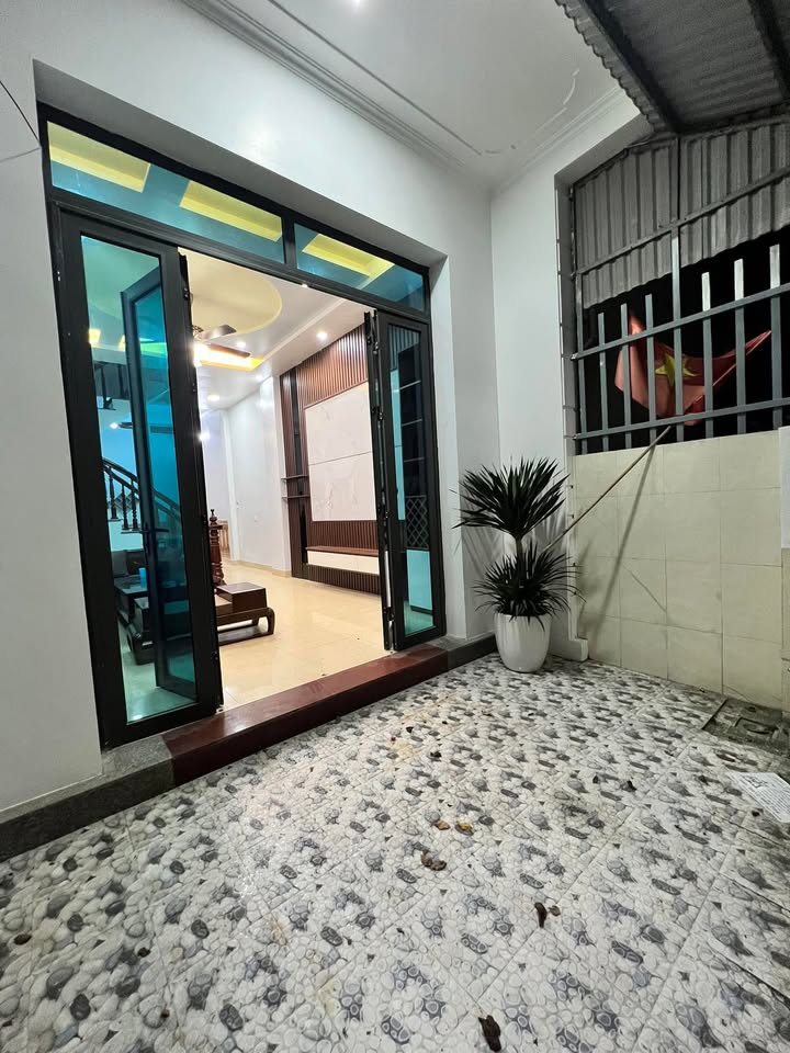 Nhà 3 tầng đường Nam Cao, Lộc Hạ 57m² giá 2.1 tỷ - Thiết kế hiện đại, ô tô đỗ cửa!