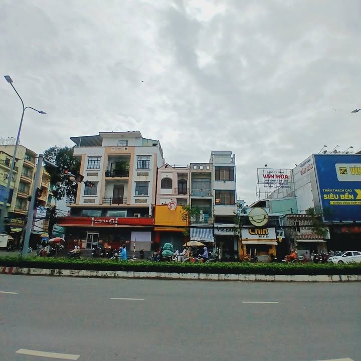 Cho thuê nhà mặt tiền Nguyễn Văn Cừ, Ninh Kiều, Cần Thơ - Giá 15 triệu, kinh doanh tự do!