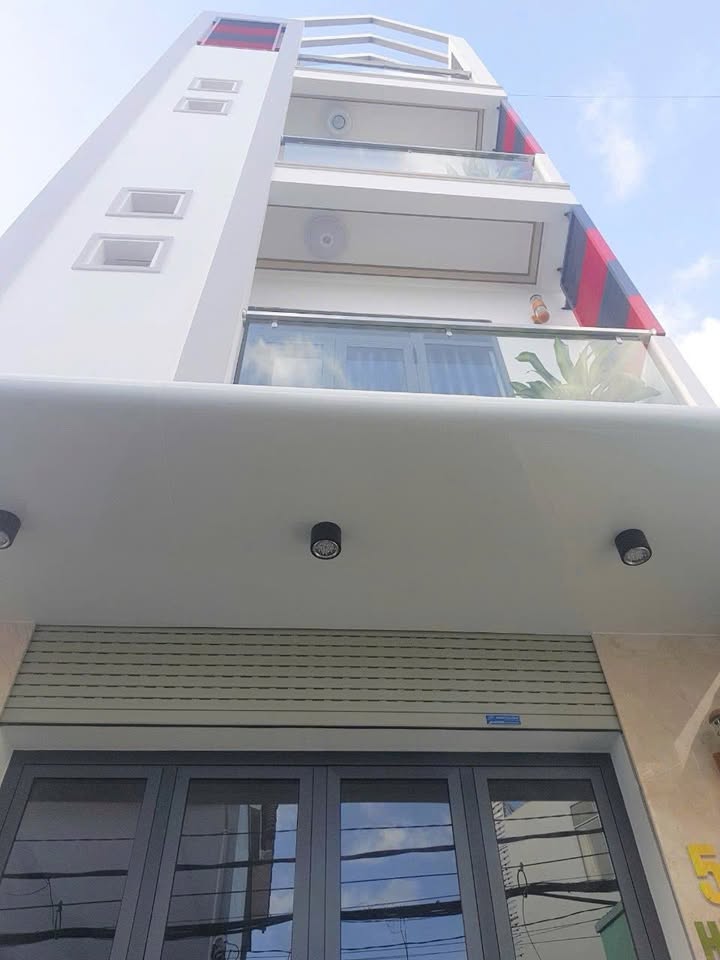 Nhà cho thuê 1 trệt 3 lầu tại Hùng Vương, Cần Thơ - Nội thất đầy đủ, ô tô vào tận nơi!