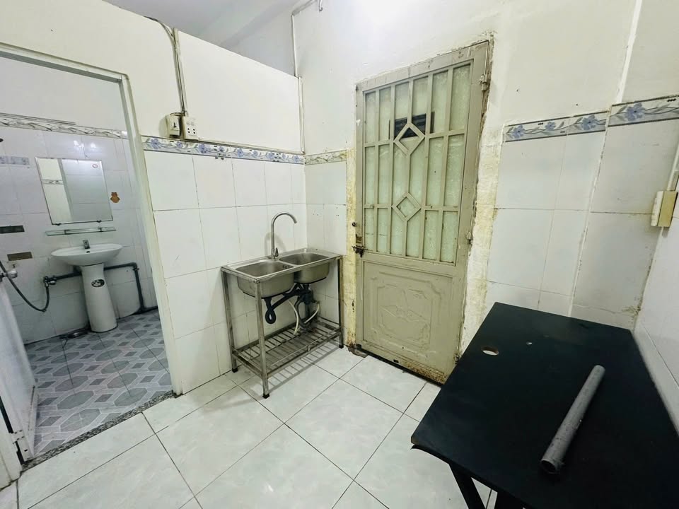 Phòng cho thuê mặt tiền Nguyễn Văn Linh, 25m² giá 3.3 triệu - Nội thất đầy đủ, nhận phòng ngay!