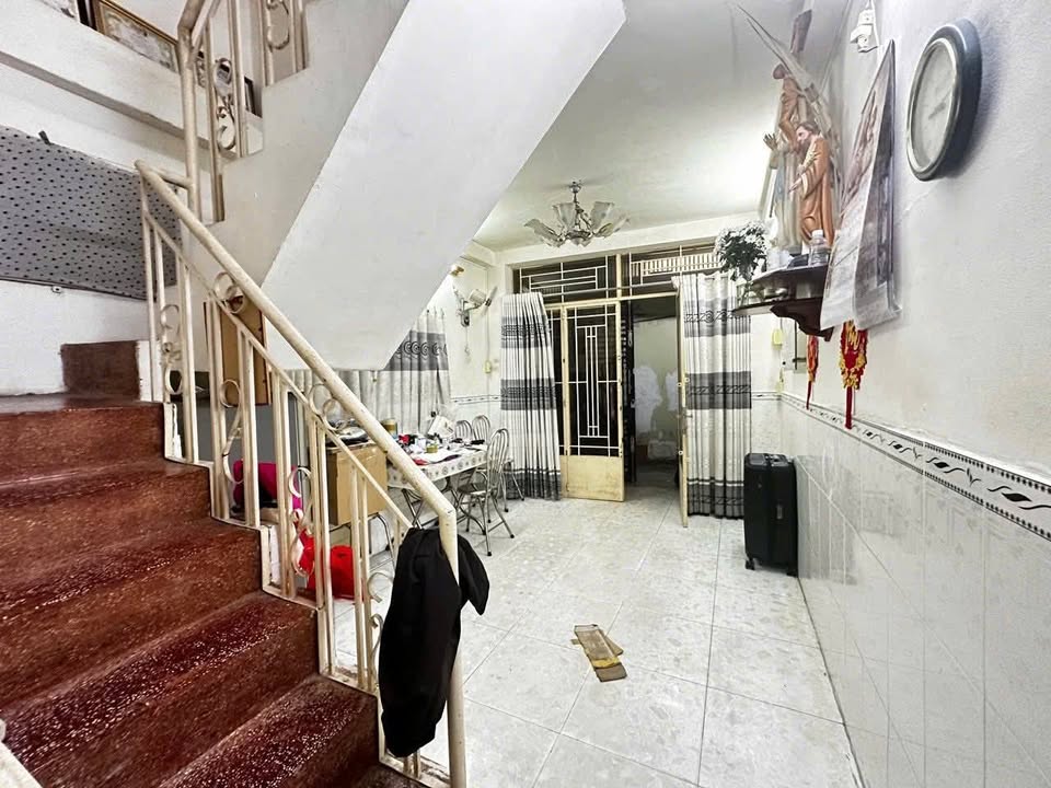 Nhà phố 3 tầng Nguyễn Trọng Tuyển, Tân Bình 25m² giá 4.1 tỷ - Gần trường Đại học Marketing!