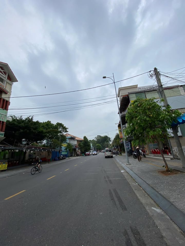 Biệt thự mặt tiền Trương Công Định Vũng Tàu 220m² giá 55 tỷ - Vị trí đắc địa thuận lợi!