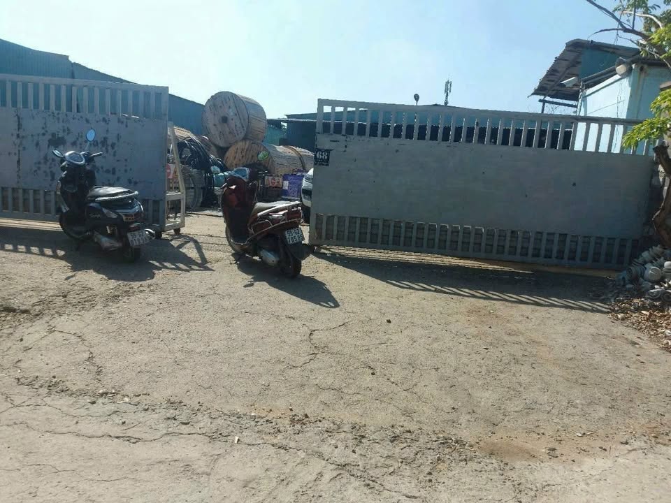 Xưởng 1000m² xã Xuân Thới Sơn giá 24 tỷ - Đường rộng ô tô vào tận nơi!