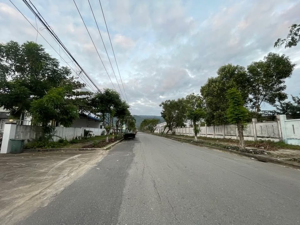 Warehouse mặt tiền 80m đường Phạm Văn Xảo, Sơn Trà, 3738m² - Cơ hội đầu tư hiếm có!