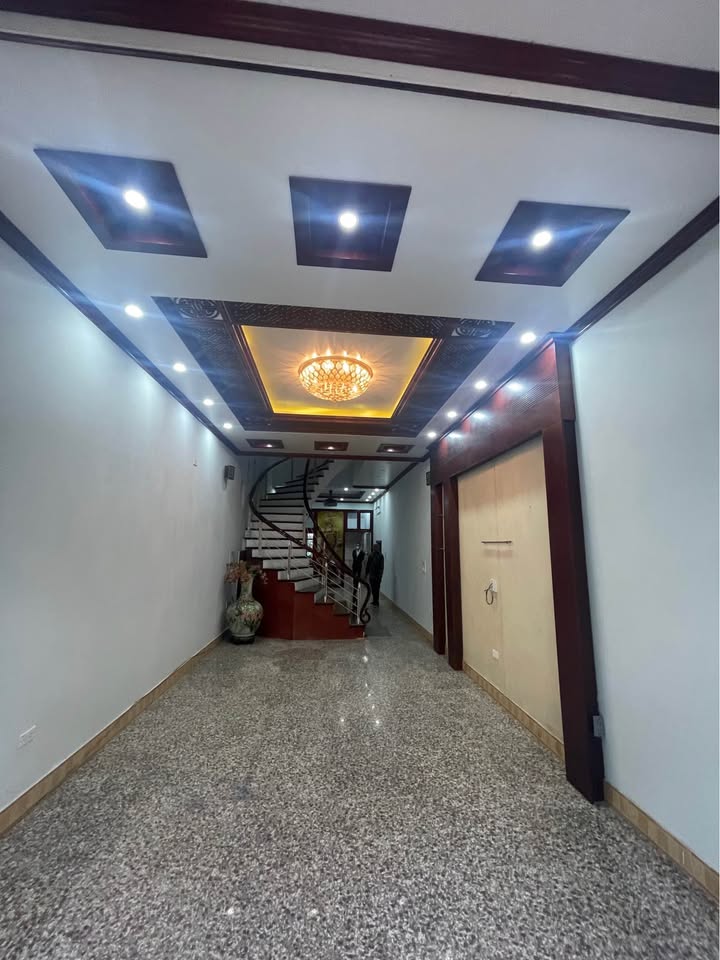 Nhà phố phường Tam Thanh 100m² giá 3 tỷ - Vị trí trung tâm, ô tô đỗ cửa!