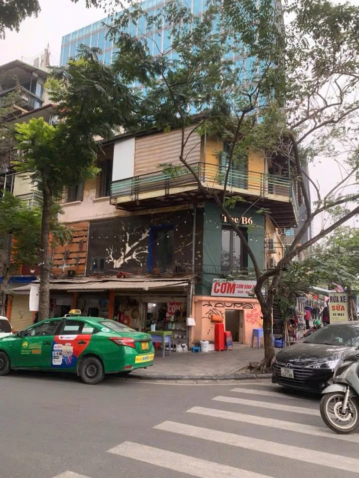 Nhà mặt phố Nguyễn Trường Tộ, Ba Đình 52m² giá 43 tỷ - Lô góc kinh doanh đắc địa!