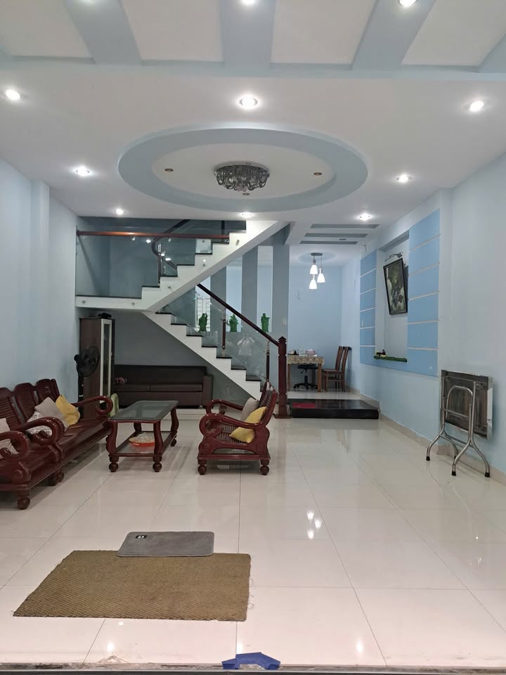 Nhà cho thuê 2 tầng đường Phan Đăng Lưu 70m² - Đầy đủ nội thất, vào ở ngay!