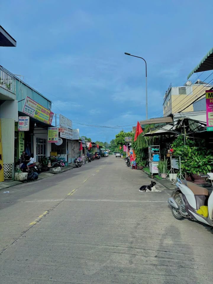 Mặt tiền kinh doanh 90m² đường Hoàng Văn Thụ, Dương Đông giá 6.5 tỷ - Cơ hội đầu tư hấp dẫn!