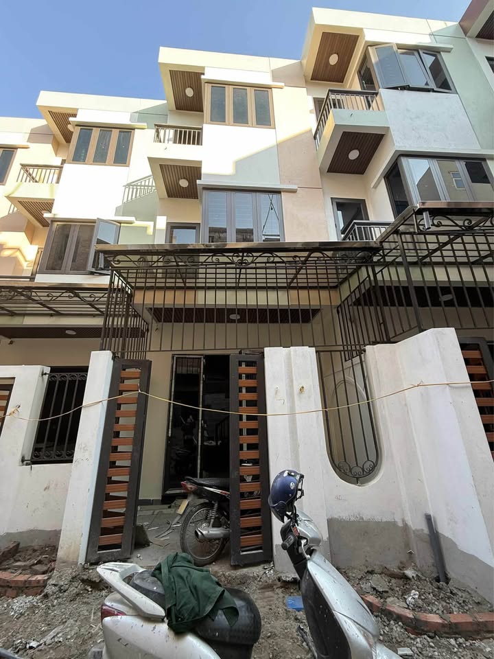 Nhà 3 Tầng Ngô Gia Tự, Nam Định, 57.4m² giá 3.25 tỷ - Thiết kế hiện đại, sẵn sàng ở!