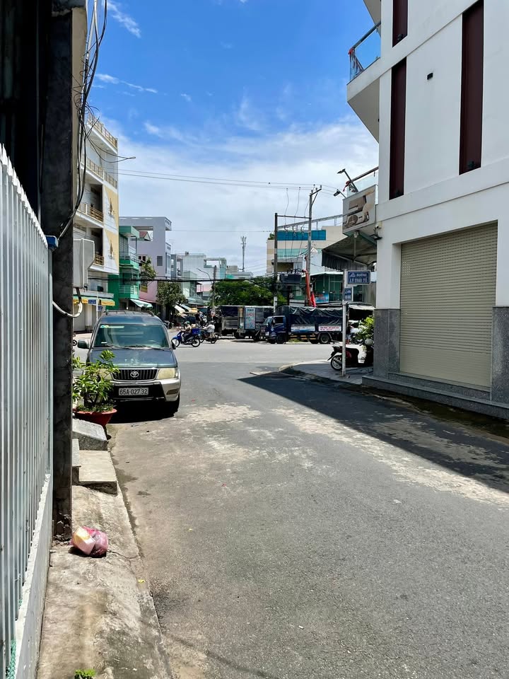 Nhà phố Kim Đồng, Long Xuyên 78m² giá 5 tỷ - Vị trí đắc địa, thuận tiện kinh doanh!