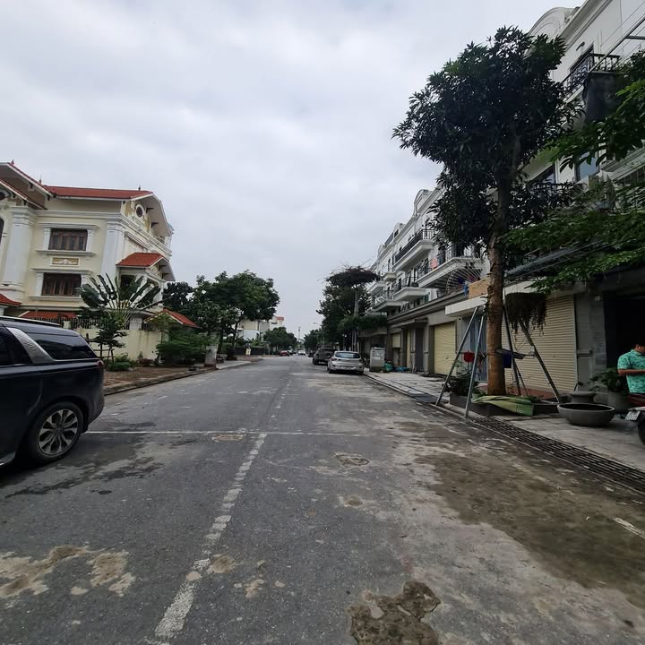 Đất nền Thạch Bàn Long Biên 71m² giá 16 tỷ - Vị trí đắc địa, pháp lý rõ ràng!