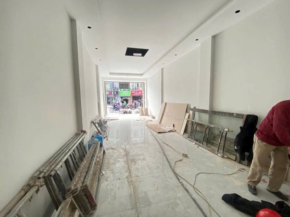 Cho thuê nhà nguyên căn mặt phố Ngọc Lâm, 55m² giá 75 triệu - Thiết kế thông sàn hiện đại!