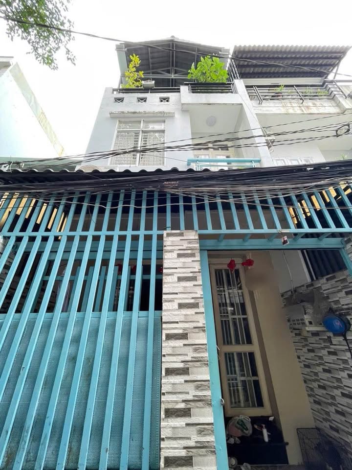 Nhà đẹp 3 tầng tại Quận 8, 57m² giá chỉ 6.5 tỷ - Vị trí đắc địa gần trung tâm!