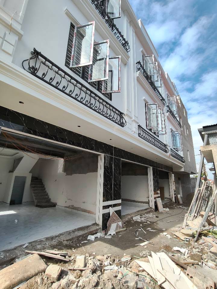 Nhà phố Đông Hải 40m² giá 2.55 tỷ - Sân chung rộng thoáng mát!