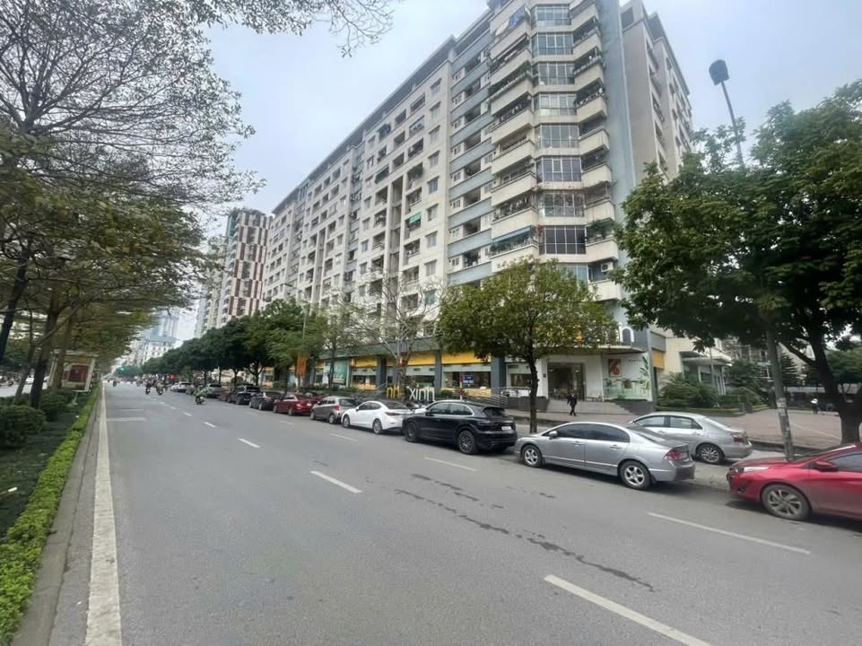 Chung cư Trung Kính 110m² giá 14 triệu - Nội thất cơ bản, thuận tiện làm văn phòng!