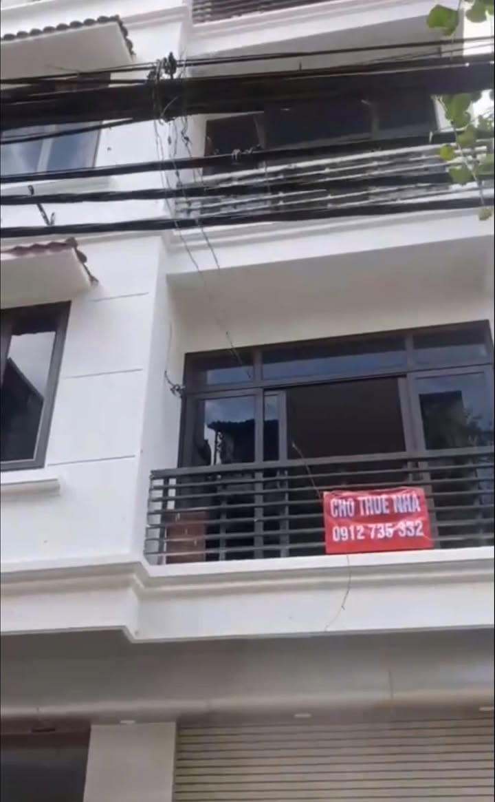 Cho thuê tòa nhà nguyên căn 6 tầng tại Định Công, Hoàng Mai - Kinh doanh sầm uất!