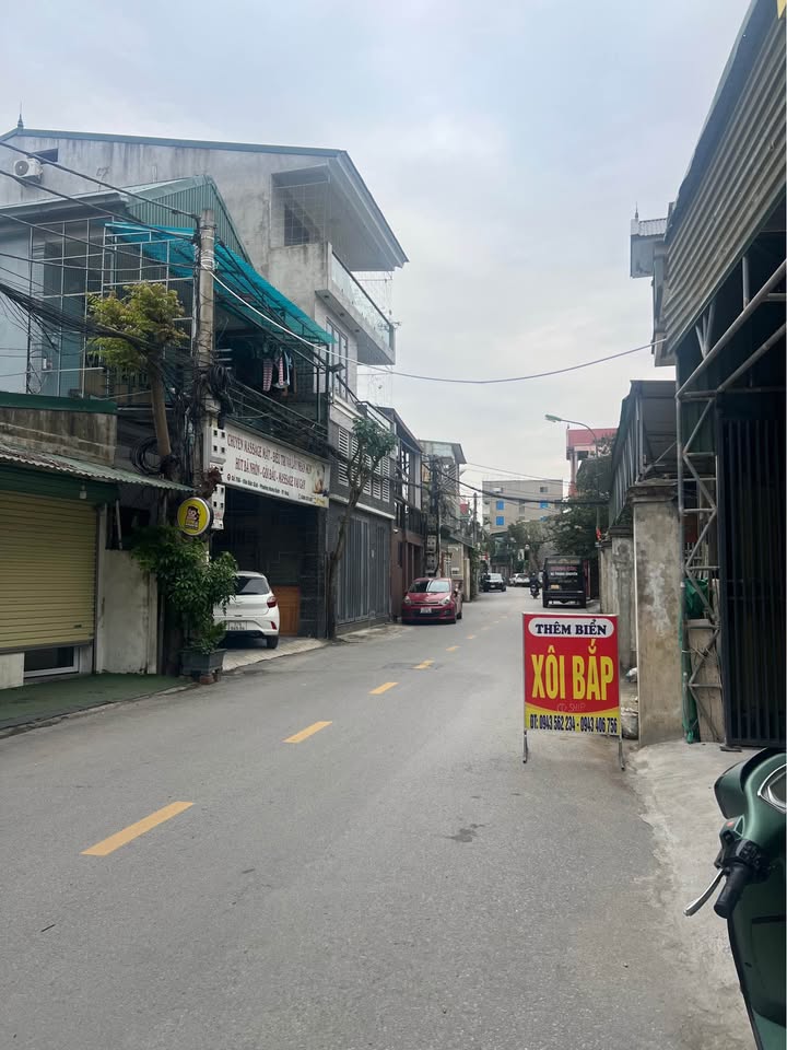 Nhà mặt đường Văn Đức Giai, Vinh 76.5m² giá 6.2 tỷ - Gần trung tâm sôi động!