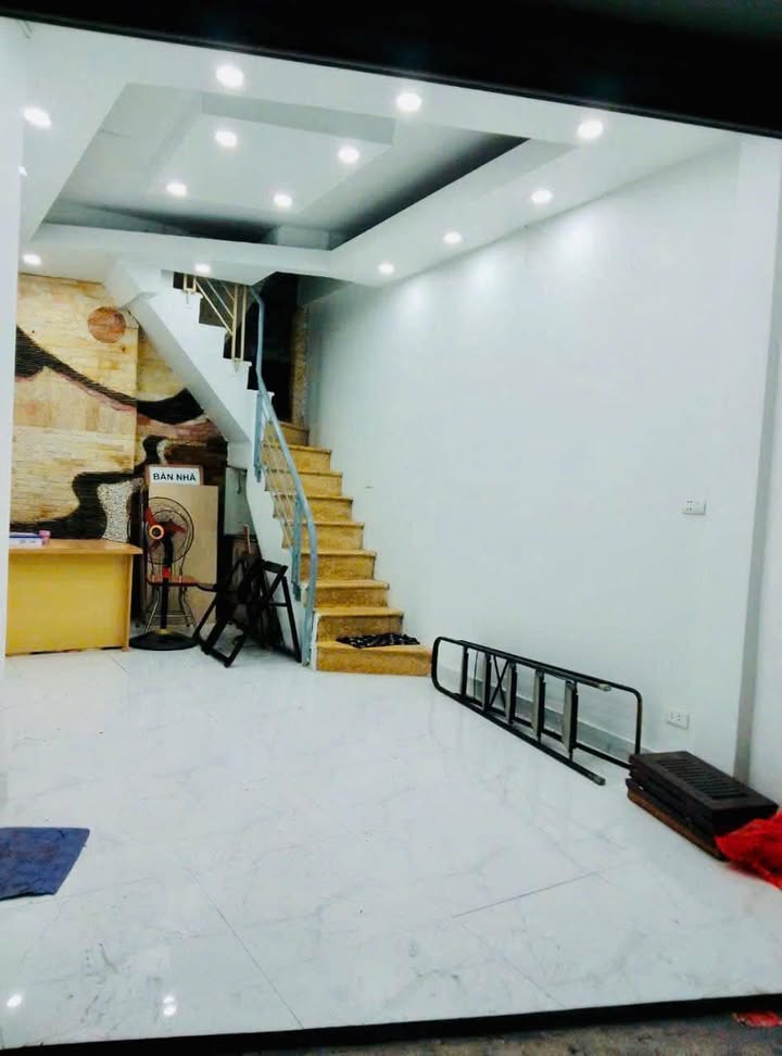 Nhà mặt phố Núi Trúc, Ba Đình, 14m² giá 8 tỷ - Sổ đỏ chính chủ