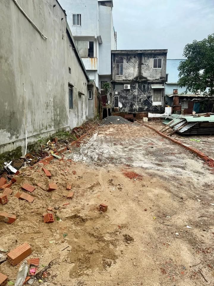 Đất kiệt ô tô 02 Nguyễn Chánh, quận Liên Chiểu 104m² giá 3.35 tỷ - Ô tô vào tận sân!