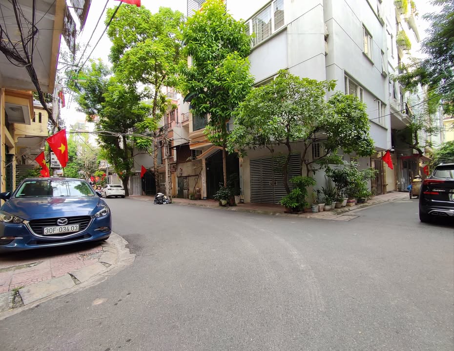 Nhà mặt phố Trung Kính, Cầu Giấy 48m² giá 23 tỷ - Kinh doanh sầm uất!