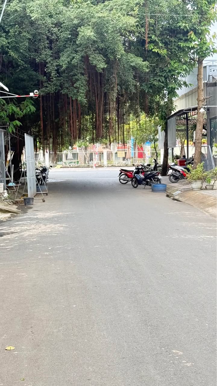 Nhà phố 1 trệt 1 lầu tại Lê Thành Phương, An Giang - Giá 3 tỷ, sổ đỏ chính chủ!