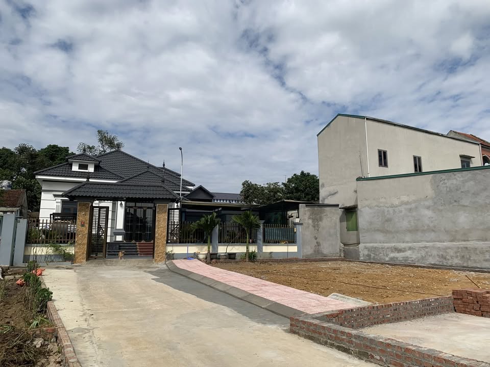 Đất thổ cư 150m² tại Phú Cát, Quốc Oai - Sổ hồng trao tay, giá thỏa thuận!