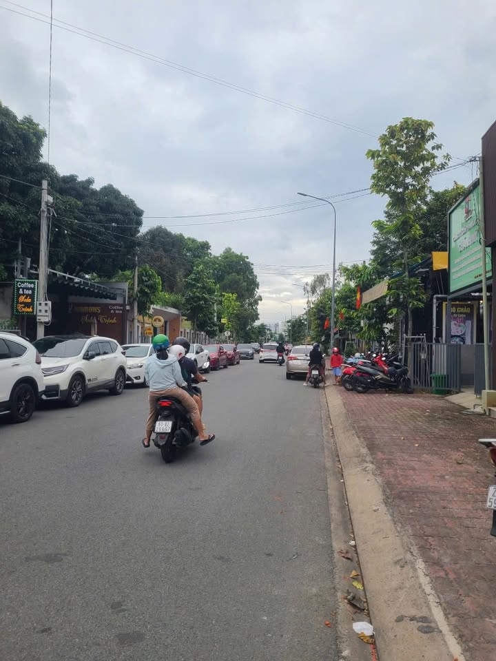 Nhà phố cho thuê tại Hiệp Thành, Thủ Dầu Một 132m² - Kinh doanh thuận lợi!