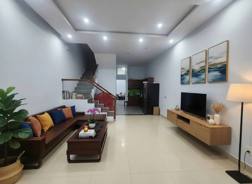 Nhà 2 tầng đường Trần Nam Trung, Hòa Xuân, Cẩm Lệ, 90m² giá 5 tỷ - Sổ hồng chính chủ!