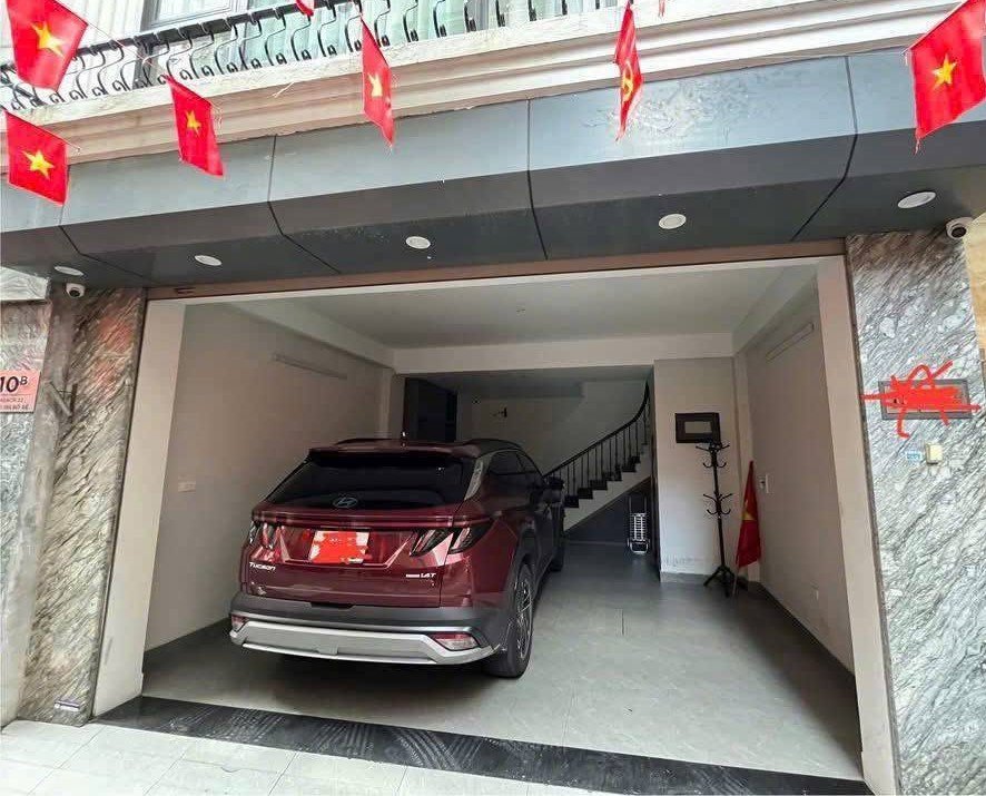 Nhà nguyên căn phố Bồ Đề, Long Biên 5 tầng giá 14 triệu - Gara ô tô, đầy đủ nội thất!