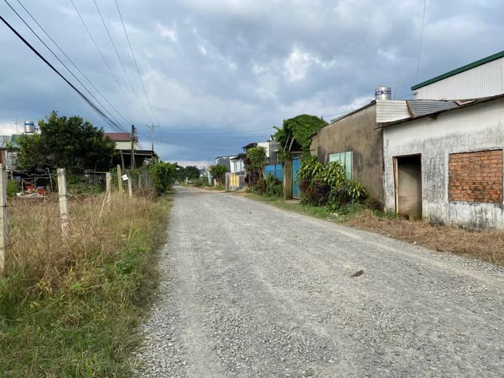 Nhà riêng Bảo Lộc 80m² giá 1.1 tỷ - Mặt tiền đường Mai Thúc Loan, gần trường học!