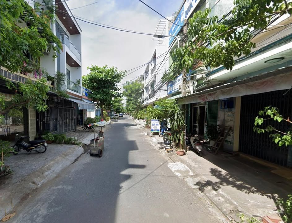 Nhà 2 tầng kề góc đường Phùng Hưng, 75m² giá 5.9 tỷ - Cơ hội đầu tư tuyệt vời!