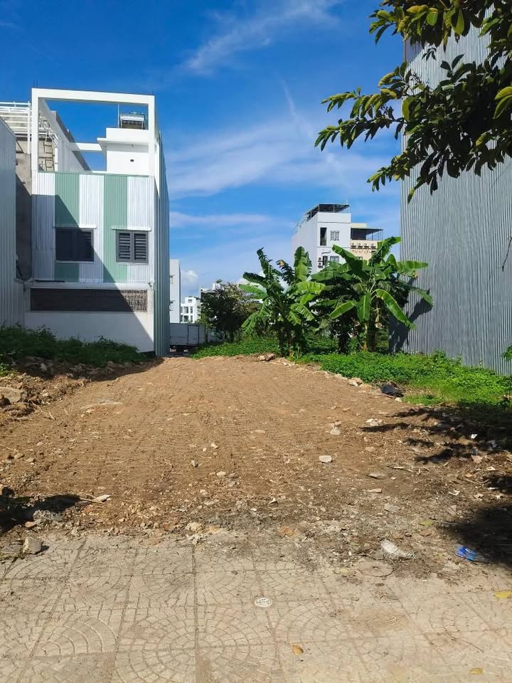 Đất nền đường Hòa Phú 28, Quận Liên Chiểu, 93m² giá 6.65 tỷ - Vị trí đắc địa, tiện ích đầy đủ!