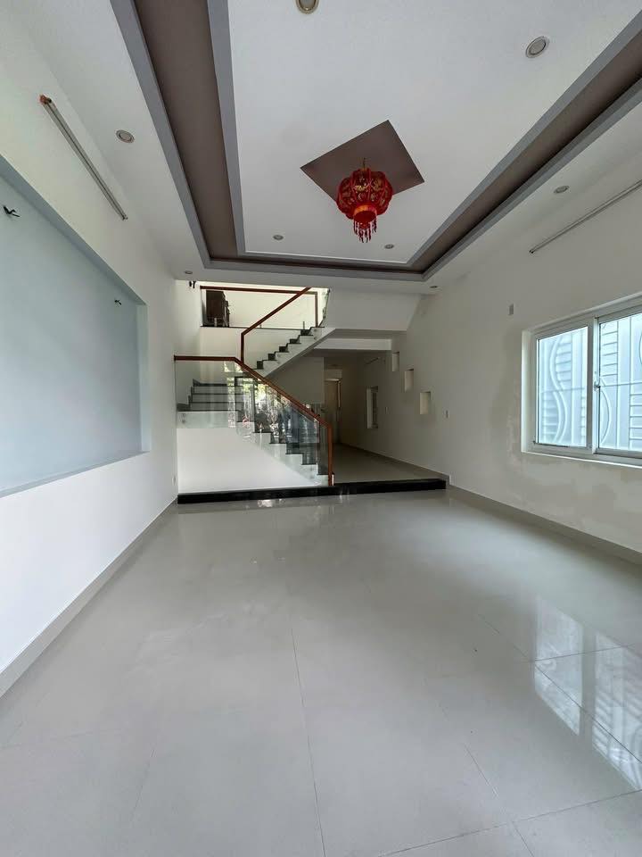 Nhà 2 tầng Hòa Khánh Nam 96.6m² giá thỏa thuận - Thiết kế hiện đại, an ninh tốt!