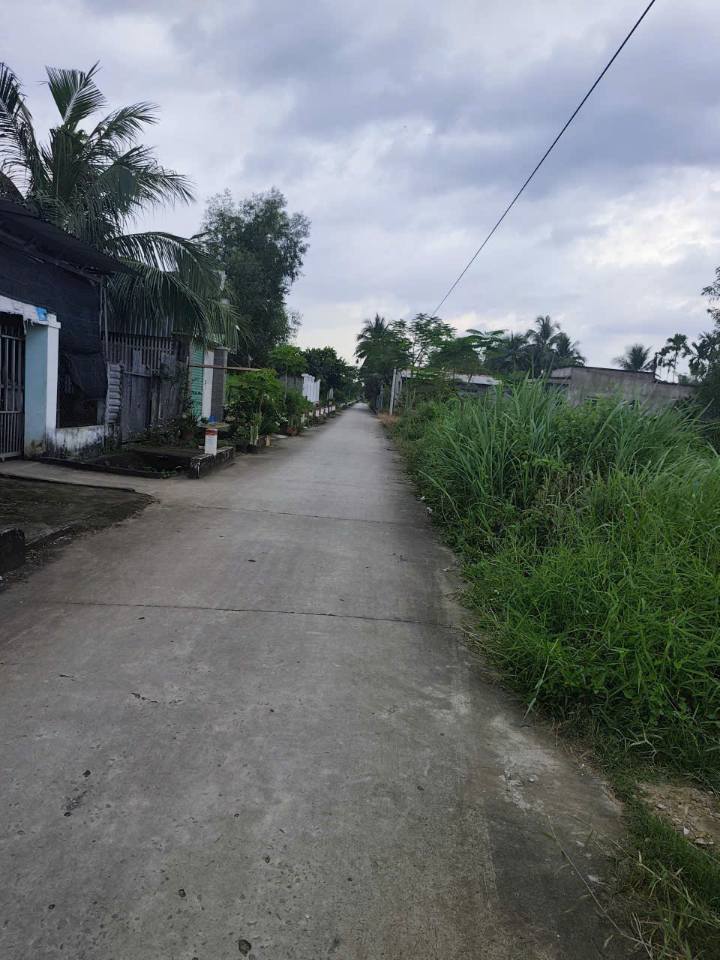 Đất thổ cư Phú Tân, Bến Tre 180m² giá 1.2 tỷ - Đường thông nhiều hướng!