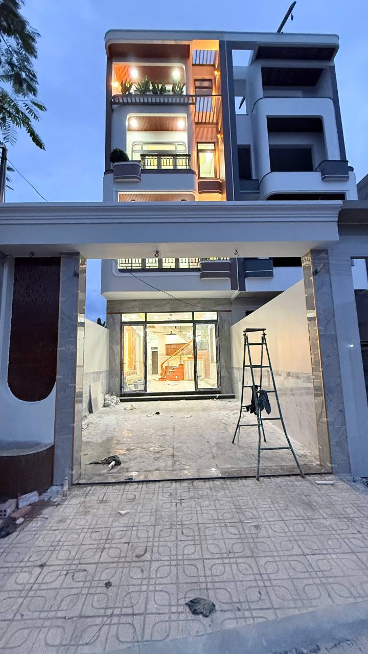 Nhà phố sổ riêng gần Big C Dĩ An 116m² giá 7.5 tỷ - Full nội thất cao cấp!