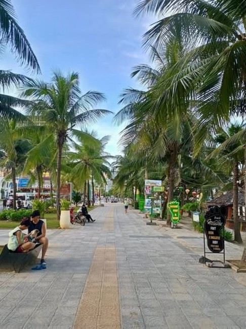 Căn hộ dịch vụ 5 tầng tại Mỹ Khê 122m² giá 17 tỷ - Doanh thu ổn định 100 triệu/tháng!