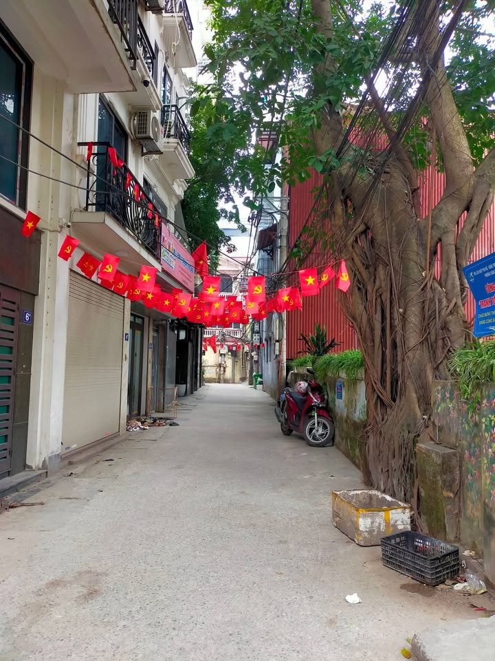 Nhà phố Xuân Đỉnh 30m² giá 6.3 tỷ - Lô góc, ngay Công Viên Hòa Bình!