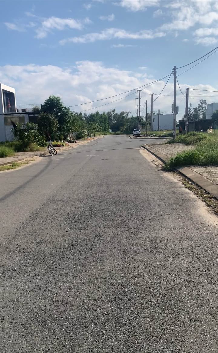 Đất nền Duy Hải 150m² giá 2 tỷ - Đối diện công viên, gần biển!