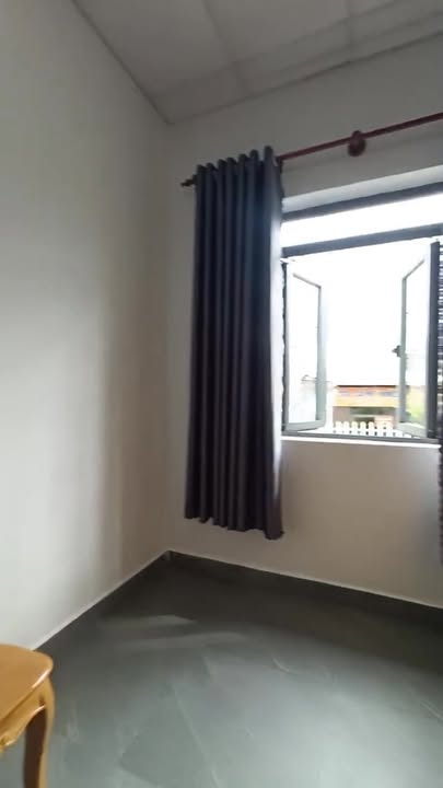 Nhà nguyên căn đường Triệu Việt Vương, Đà Lạt 2PN giá 8 triệu - Sân vườn đẹp, full nội thất!