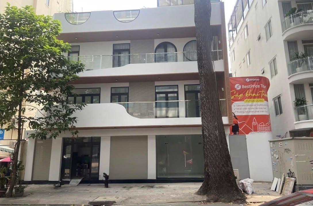 Nhà Mặt Tiền Bùi Thị Xuân, Quận 1 - 60m² giá 150 triệu/tháng - Phù hợp kinh doanh đa ngành!
