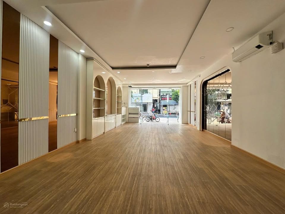Nhà mặt tiền Trần Huy Liệu, Phú Nhuận 140m² - Kinh doanh đắc địa, giá tốt!