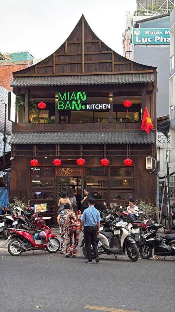 Cho thuê nhà nguyên căn mặt tiền đường Bùi Thị Xuân, Quận 1 - Diện tích 63m², kinh doanh tự do!